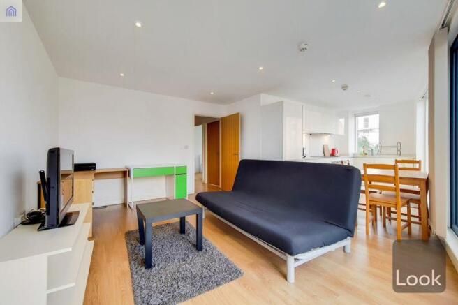 LookProperty's tweet image. TO LET 🏡

Seven Sea Gardens, Bow 📍

£2,150pcm 💷

- Luxury Apartment
- 24hr Concierge
- Two Double Bedrooms
- Excellent Transport Links
- Large Private Terrace 

rightmove.co.uk/properties/151…