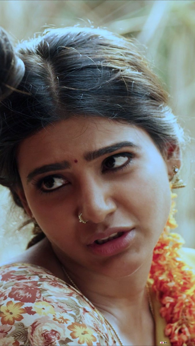 mmm..kalyanam paniko nu soluva..apuram en poola thavara vera poola oomba kudathu nu soluva..en sissy friends kuda pesa kudathu nu soluva..edavuthu ponnu kedacha vitutu odirva..patha epudi terithu?
olunga vanthiya poola vaikula vitiya..kanji ah moonjila adichiya..athodo nipatiko