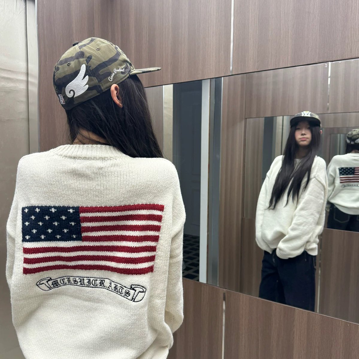 runonofficial's tweet photo. (pre order 🇨🇳) R1DGE —  FLAG SWEATER 🇺🇸

Price: 890.- free shipping 
Size :  M/L/XL

— รอสินค้า 7-15 วันหลังสินค้าส่งกลับ 🛒
#พรีออเดอร์จีน #R1DGE https://t.co/Gv3jR2puaa