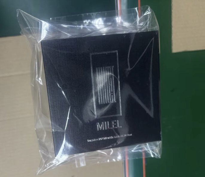 最終検品。
MB-401、機能は金メダル級だけど、まだ進化するAI BOXとしてパッケージのカラーは銀になりました。
本日初期ロットが日本に向けて発送されましたのでもうまもなくお届けが開始されます。