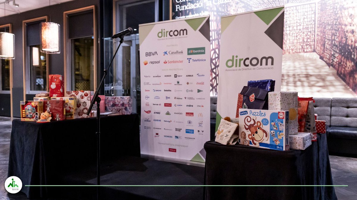 El passat 10 de desembre va tenir lloc el Còctel Solidari de Nadal de <a href="/DircomSpain/">Dircom</a> celebrat a CaixaForum Barcelona i en el que han col·laborat amb la Fundació Main amb l'entrega de joguines pels infants que atenem a l'Espai Koala.
#FundacioMain #GenerantOportunitats