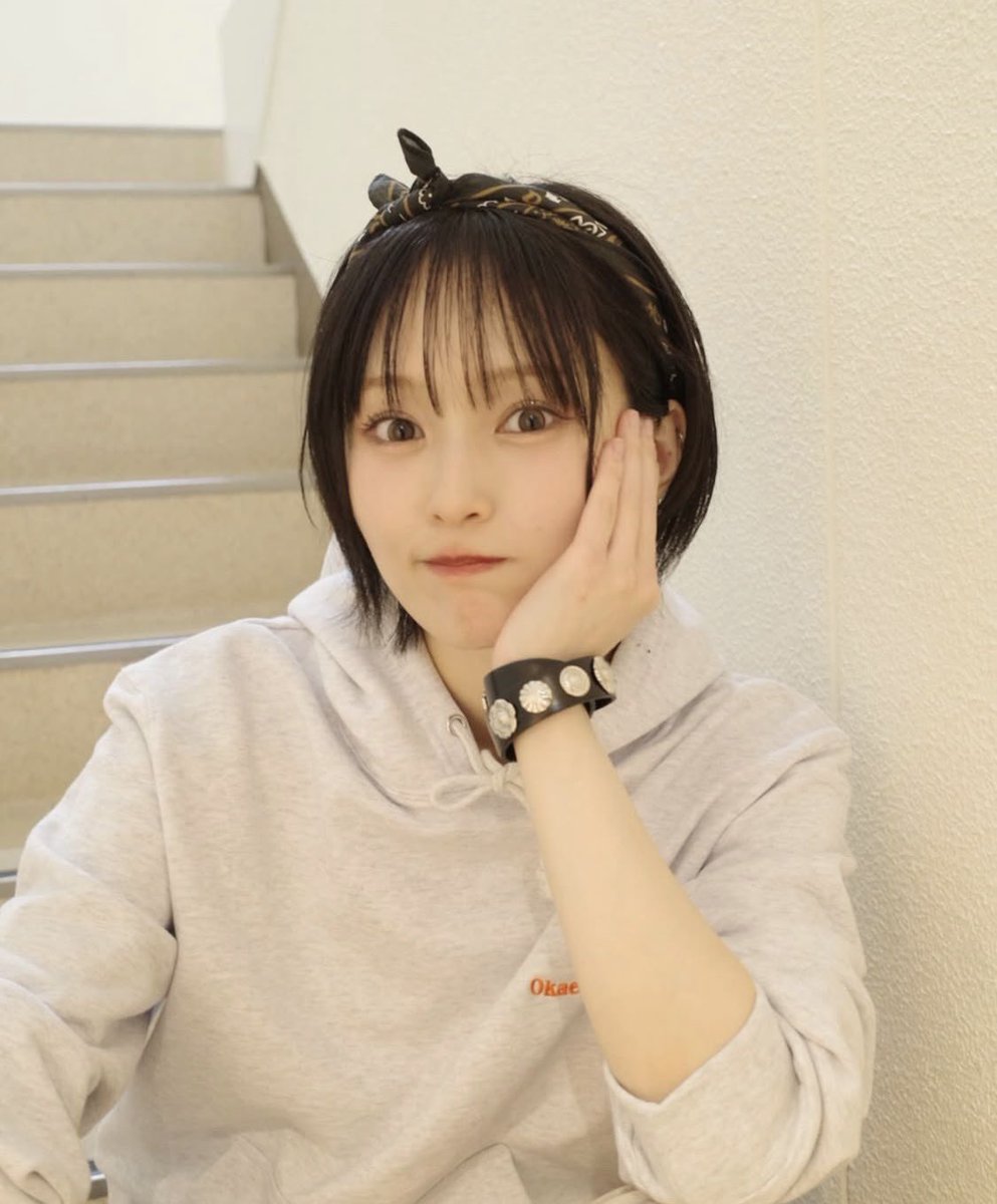 山本彩さんのグッズ ライブやツアーの時だけじゃ無く、年に何回か発売