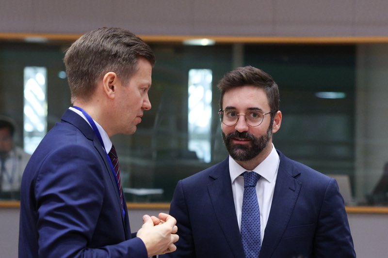 España en la UE tweet media