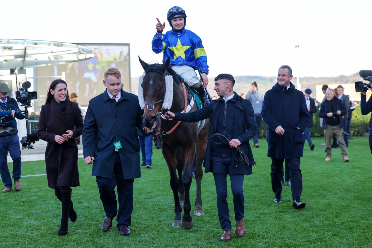 Glengouly took the Support The Hunt Family Fund December Gold Cup Handicap Chase <a href="/CheltenhamRaces/">CheltenhamRacecourse</a> in great style for <a href="/Sean_Bowen_/">Sean Bowen</a> and trainer Faye Bramley 🏆🏇

The son of Coastal Path got his first career win on the track in the #REDMILLS <a href="/IrishEBF_/">Irish Stallion Farms</a> Auction Series Ladies Hurdle