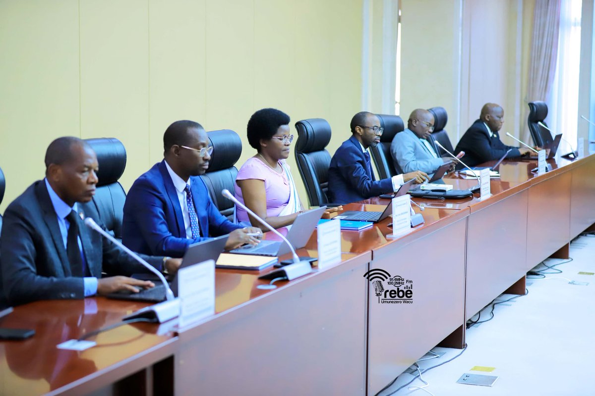 Le Conseil des ministres s’est réuni ce 15 décembre 2025 au Palais <a href="/NtareHouse/">Ntare Rushatsi House</a>, sous la présidence de <a href="/GeneralNeva/">SE Evariste Ndayishimiye</a>, Président de la République du Burundi.

L’unique point inscrit à l’ordre du jour portait sur l’examen du projet de loi modifiant la loi n° 1/12 du 24 juin 2025