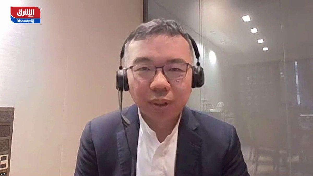 استبعاد حدوث تصحيح عميق في سوق الأسهم الأميركية حتى لو كانت هناك مؤشرات على ضعف المعنويات. الجمود مؤقت في الأسواق العالمية وسط تمويل استثمارات الذكاء الاصطناعي بالديون. بحسب رئيس قسم استراتيجيات الأسهم في Standard Chartered WS، دانيال لام 