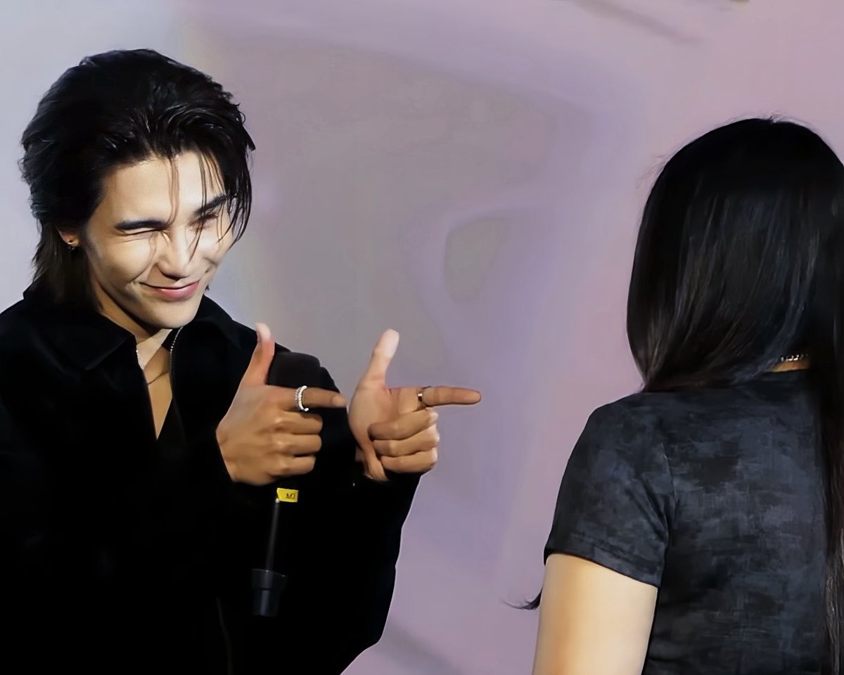 Hydrangea1997's tweet image. ใครบอกว่าเล่นเกม…นี่เล่นกับความดันตัวเองค่ะ ยืนเฉยๆแต่หัวใจวิ่งมาราธอน42K🫠
#HallsXSxJeffSatur
#HallsXSJeffSatur
#JeffSatur