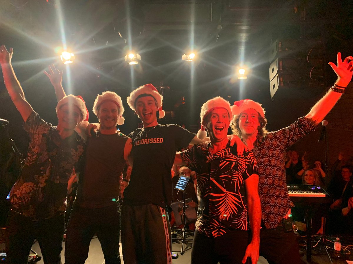 ChesneyHawkes's tweet image. Hamburg, you were amazing! Day 1 of the European was fantastisch. THANK YOU so much for welcoming us, we had a blast. Berlin, we’re so ready for you tonight!