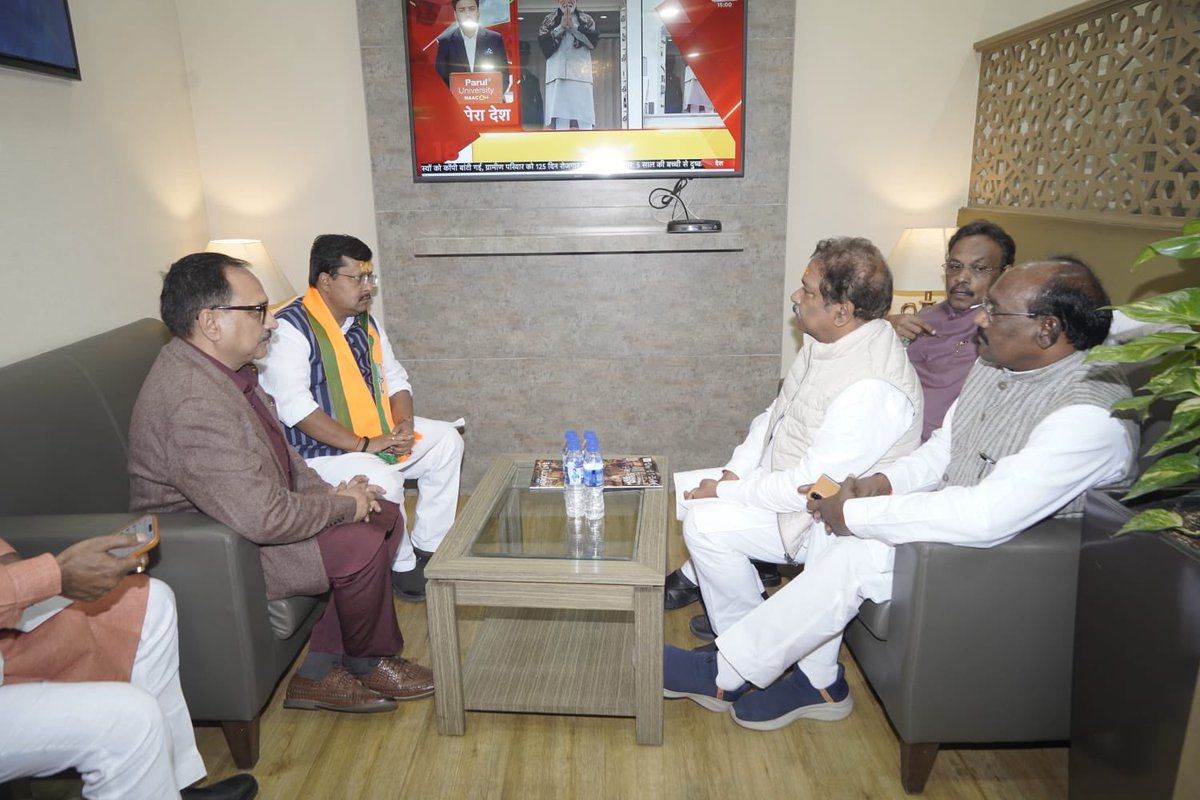 Virend_Sachdeva's tweet photo. आज भारतीय जनता पार्टी के राष्ट्रीय कार्यकारी अध्यक्ष के रूप में नियुक्ति के बाद प्रथम दिल्ली आगमन पर आदरणीय श्री नितिन नवीन जी का दिल्ली एयरपोर्ट पर सहृदय स्वागत एवं अभिनंदन किया।

संगठन के प्रति आपकी वैचारिक निष्ठा, ऊर्जावान नेतृत्व और निरंतर कर्मठता कार्यकर्ताओं के लिए प्रेरणास्रोत है।

आपके सफल एवं यशस्वी कार्यकाल हेतु मंगलकामनाएँ।
 
@NitinNabin