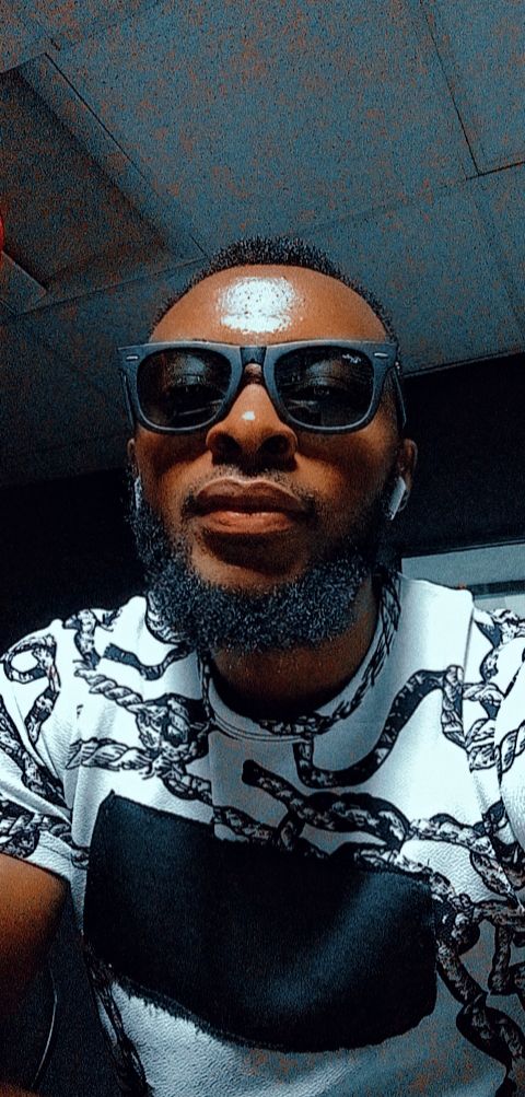 iamozbit's tweet photo. I’m a confirm PortHarcourt boy.
Born and bred in PH.
I’m not a cultist
I don’t do drugs
I’m proud of PH.
I’ll continue to promote PH positively.
I’ll defend the city from unfounded slandering. So help me God.
#phtwittercommunity https://t.co/rqVVFuscmS