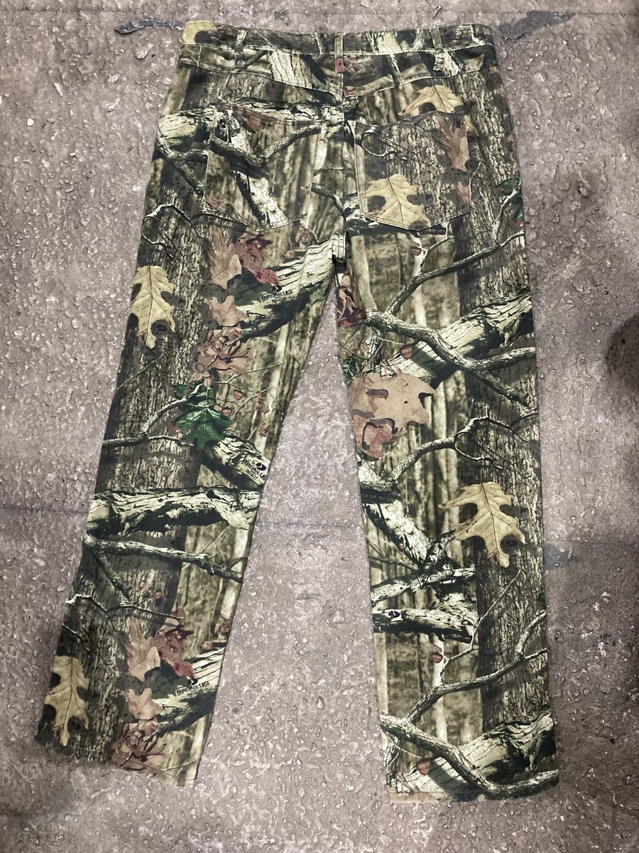 リアルツリーカモのダブルニーパンツ (補強の為に膝部分が2重になっ