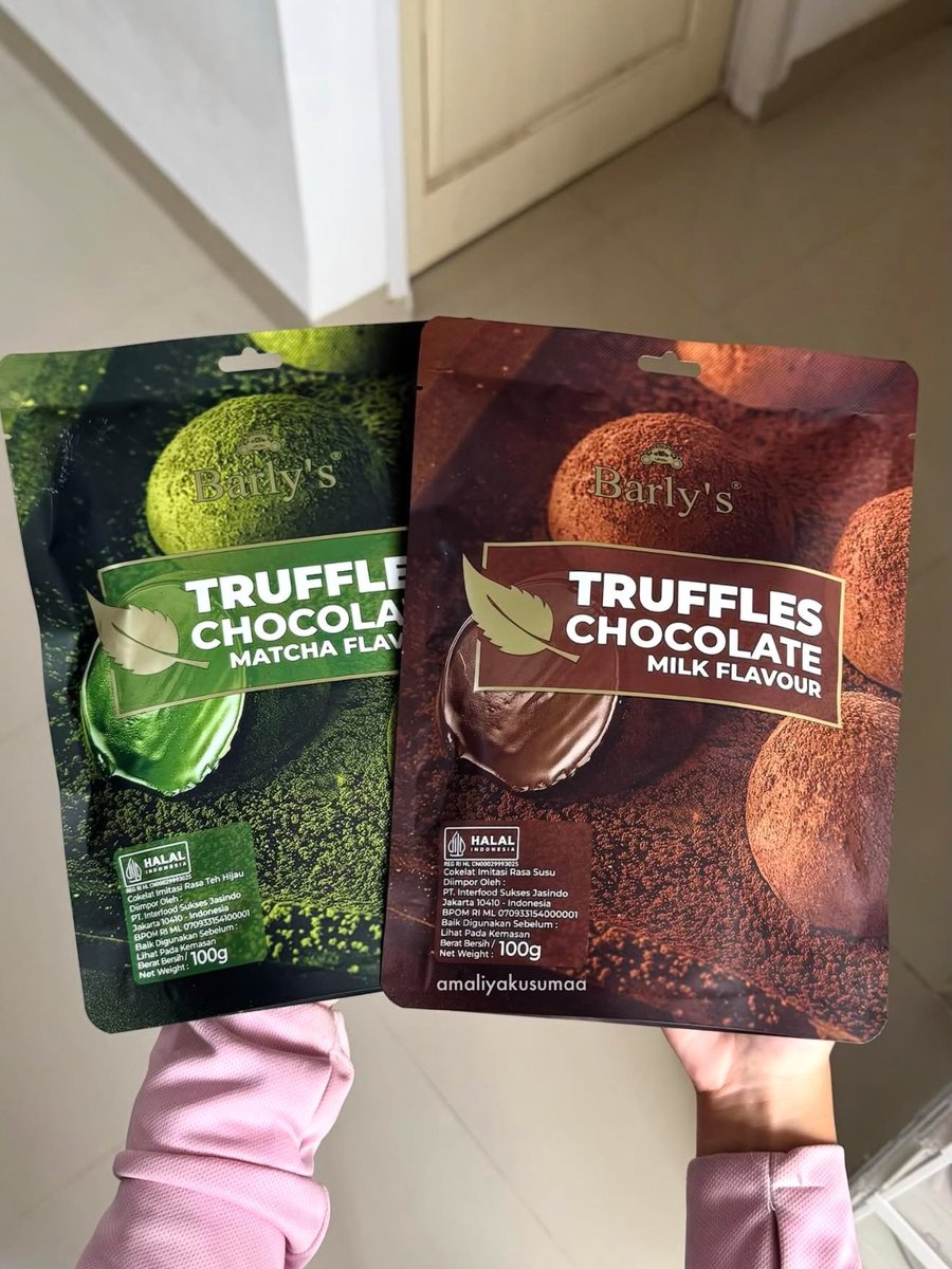 amaliyakusumaa's tweet photo. TRY THESE SNACKS.... jajanan shopee that you must try, cheap, delicious and safe to ship luar pulau. i love jajan sOoo much++++ plss💯☝🏻 https://t.co/62EyP41SHD