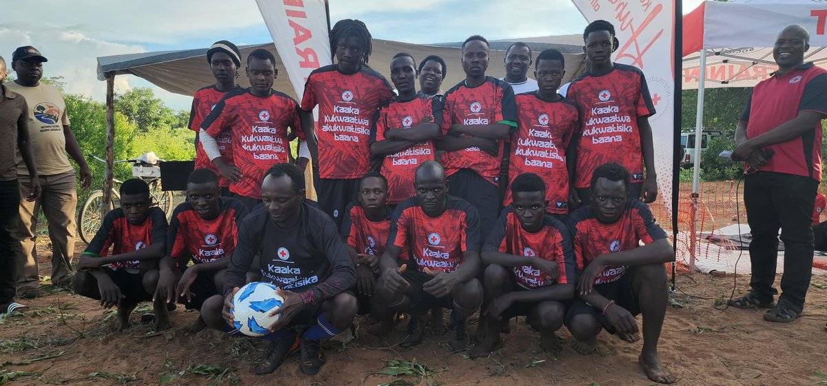 ZrcsRed's tweet image. Roping in the youth from Binga 
in the fight against child marriage!
"Kaaka kukwaata akukwatisika bana” (Say No to Child Marriage) &amp;amp;
“Utakwaati mwana” (Don’t marry a child).
Let’s protect our children and create a brighter future! 
#EndChildMarriage