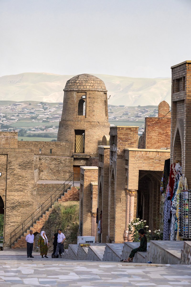 Unser #Bilddestages von Pierre-Armand Dussex
novastan.org/de/bild-des-ta…

Die Festung Hisor, südlich der Stadt Hisor, etwa zwanzig Kilometer von Duschanbe entfernt, ist eine der wichtigsten historischen Stätten Tadschikistans.