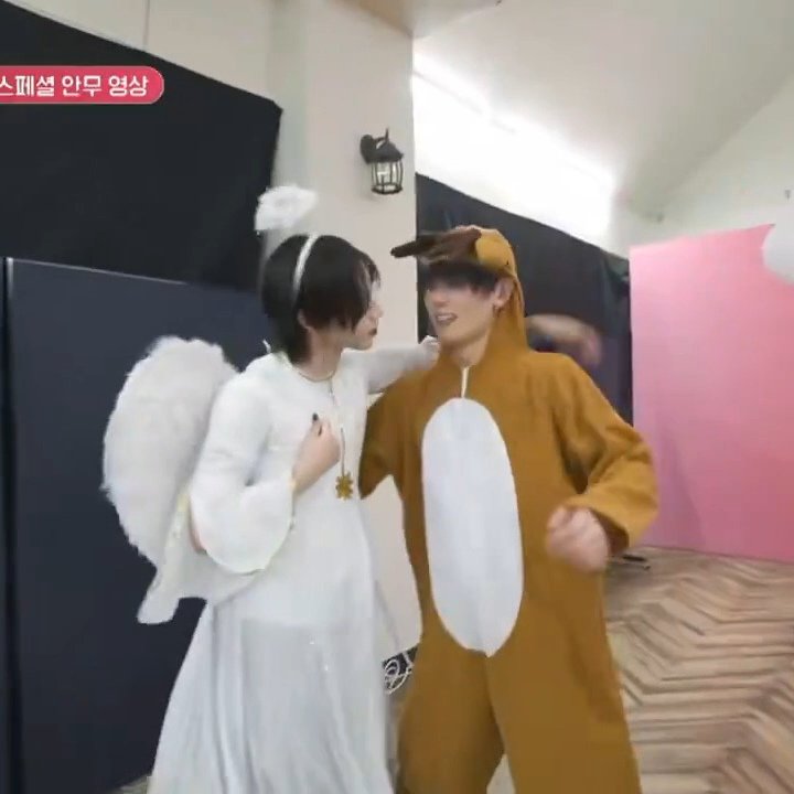 이로 tweet media