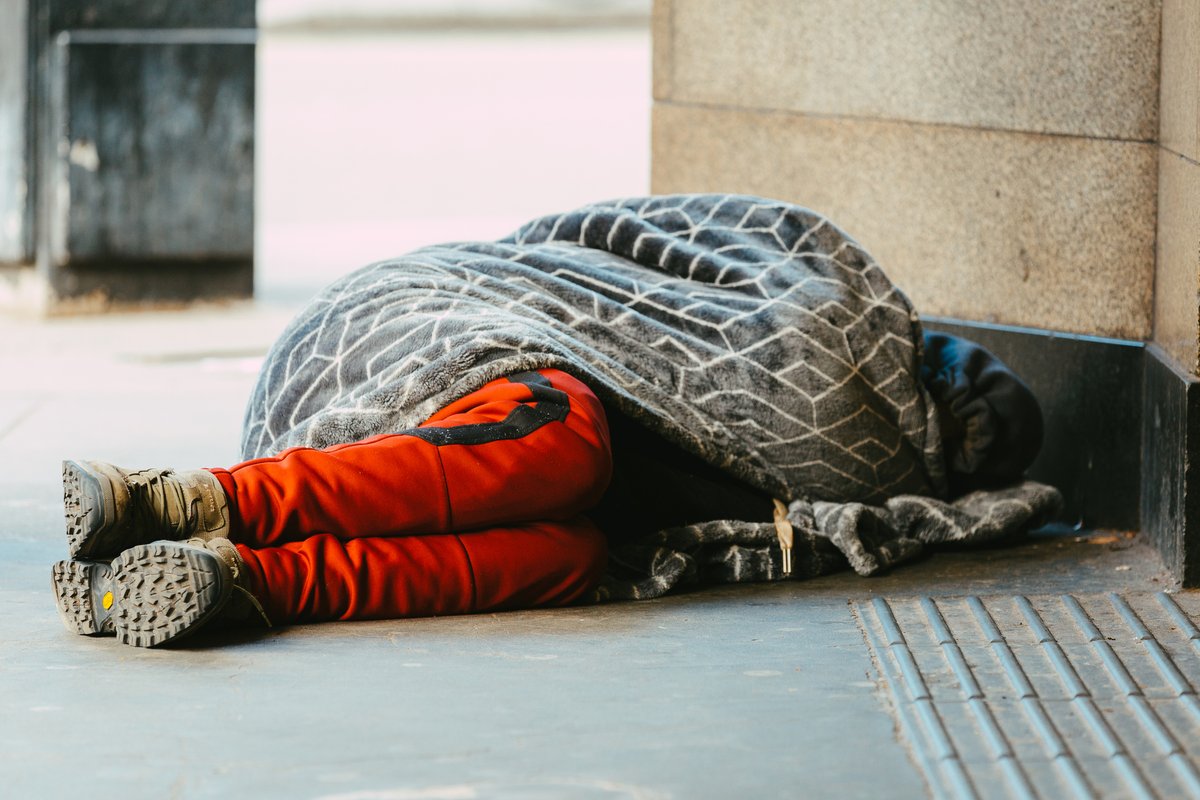 thepsenews's tweet image. 🏠 Mayor backs plan to end homelessness!

£3.5bn National Plan to End Homelessness launched – halving rough sleeping, ending unlawful B&amp;amp;B use &amp;amp; boosting prevention. 🌍

More 👇
publicsectorexecutive.com/articles/mayor…

#RoughSleeping #Homelessness #WestofEngland #Mayor #EndHomelessness