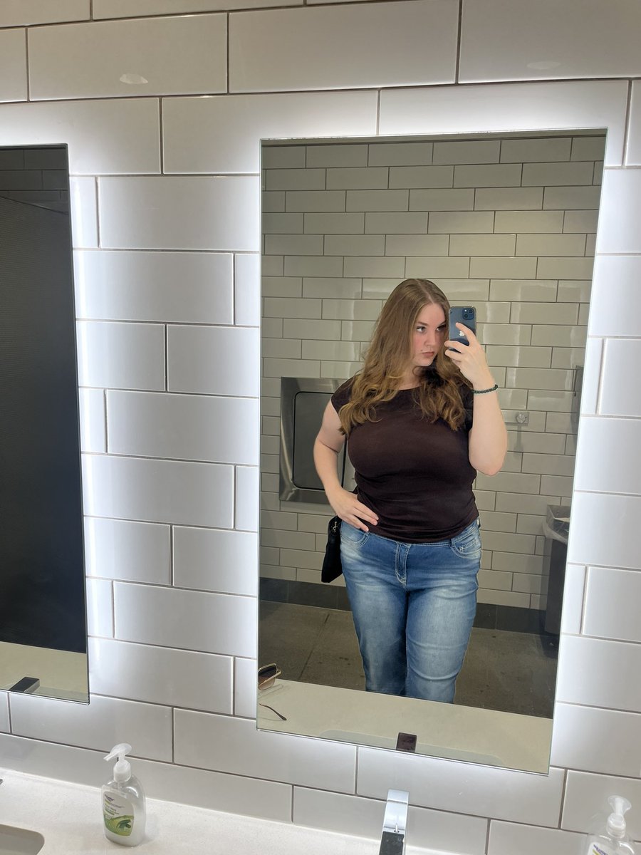 XGoddessC's tweet image. Good morning wallets I will be traveling to Cincinnati to celebrate my 23rd birthday DEC 16th-18th I’ll have some time for a few bookings during my stay 
deposits required 

Gas- 60
Food -🍝200
Airbnb -300
Digital camera 📸 - 120
Drinks🍹 - 50

Ohio cashmeet cincy