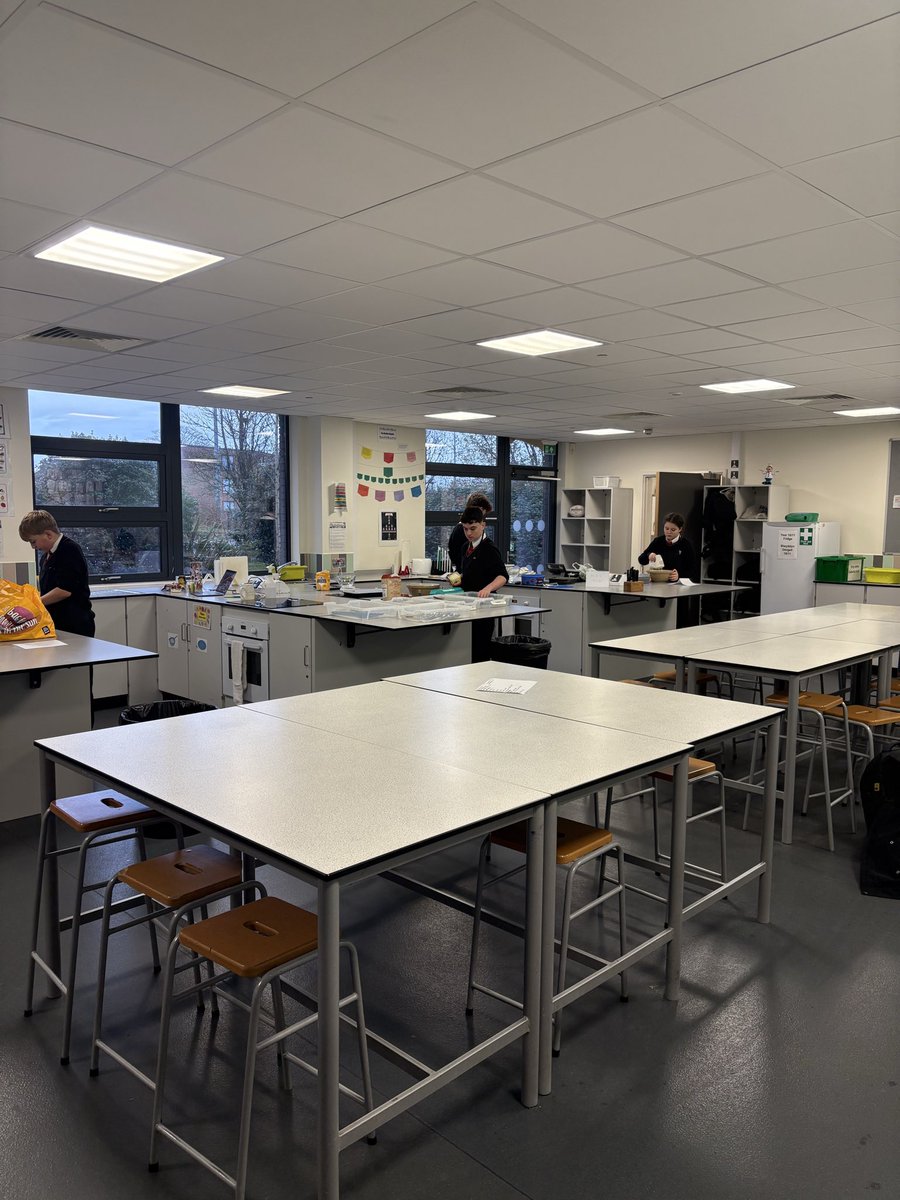 JsullivanJoanna's tweet photo. Year 9 Xmas bake off underway. @StCyresSchool @CyresYr9 https://t.co/nbdHSgQMm5