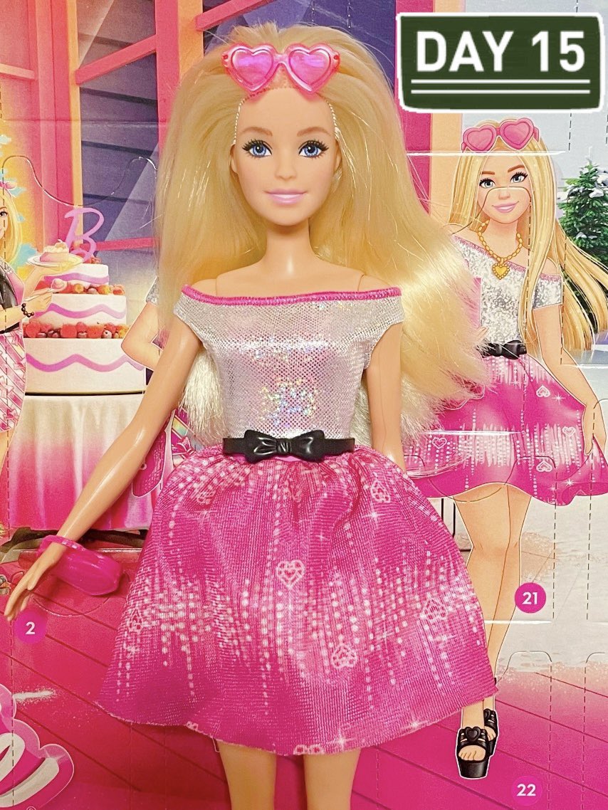 DAY 15 バービー(Barbie) アドベントカレンダー バービー人形1体付き