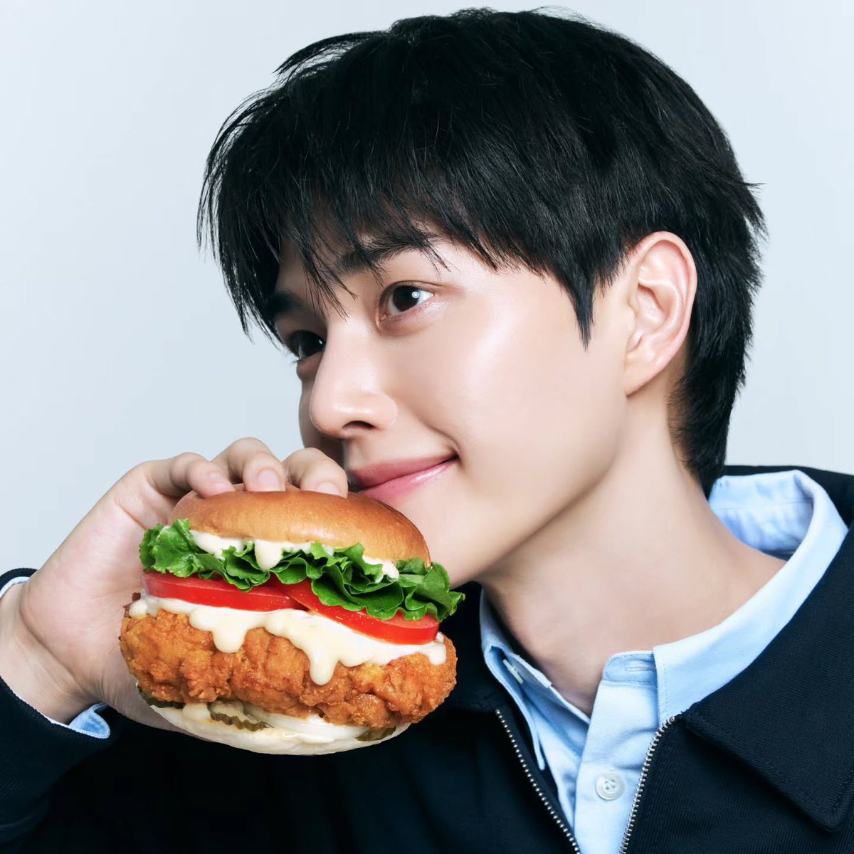 forest_of_anne's tweet photo. 버거가 얼굴만해 버거가 큰걸까요 얼굴이 작은걸까요
움버거앤윙스 송강 https://t.co/nfe8E0Efjp