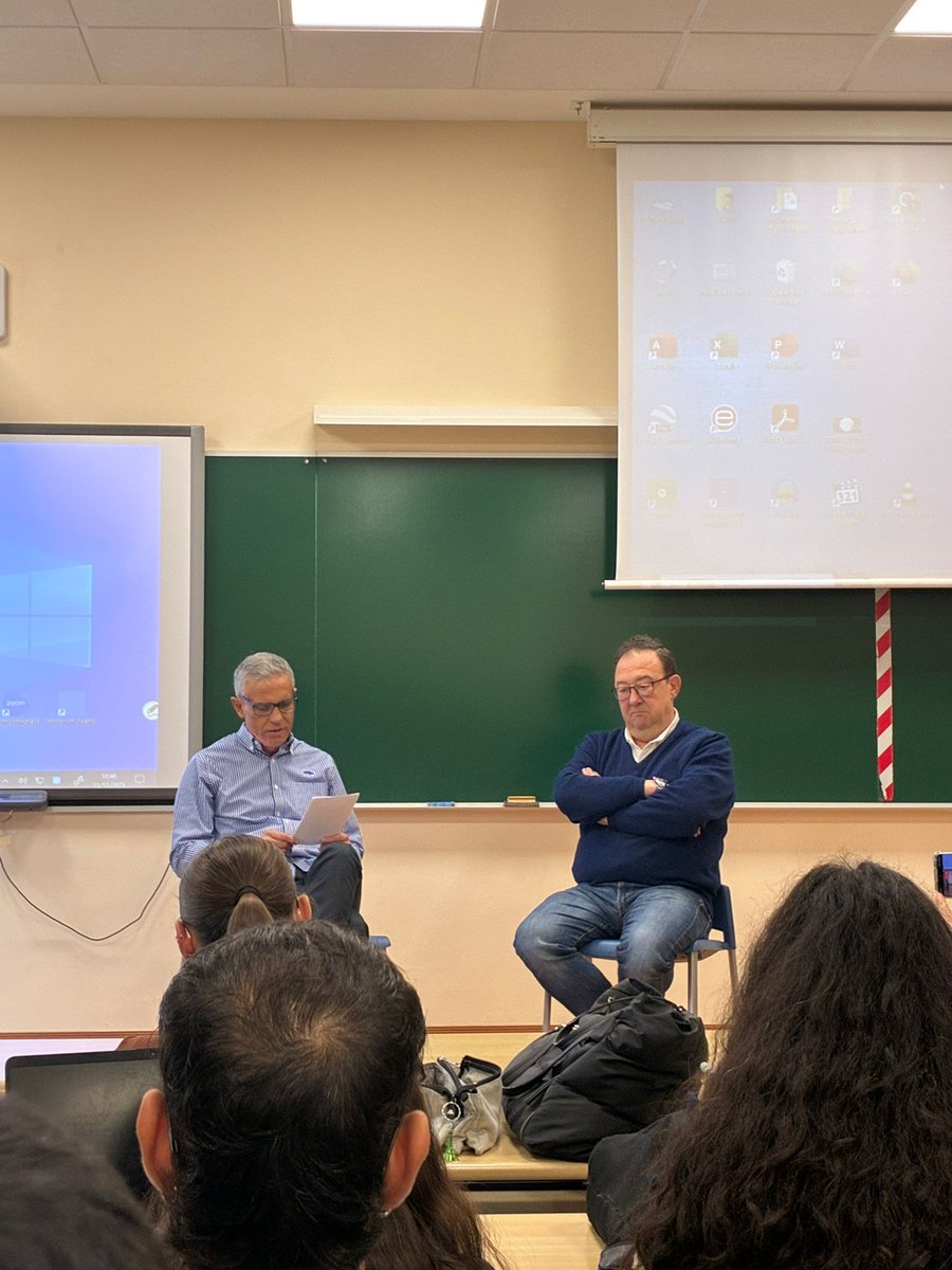 Hoy acude <a href="/FForjasRNE/">FForjas</a> a charlar sobre sus experiencias en el periodismo: "Nunca me han inducido ni recomendado ningún sesgo en RTVE, gobernando el partido que sea".
Gracias también a Pedro Berbel por invitarlo.
<a href="/InforUVa/">InforUVa</a> <a href="/PeriodismoUVa/">Grado en Periodismo (Universidad de Valladolid)</a> #InforUVa