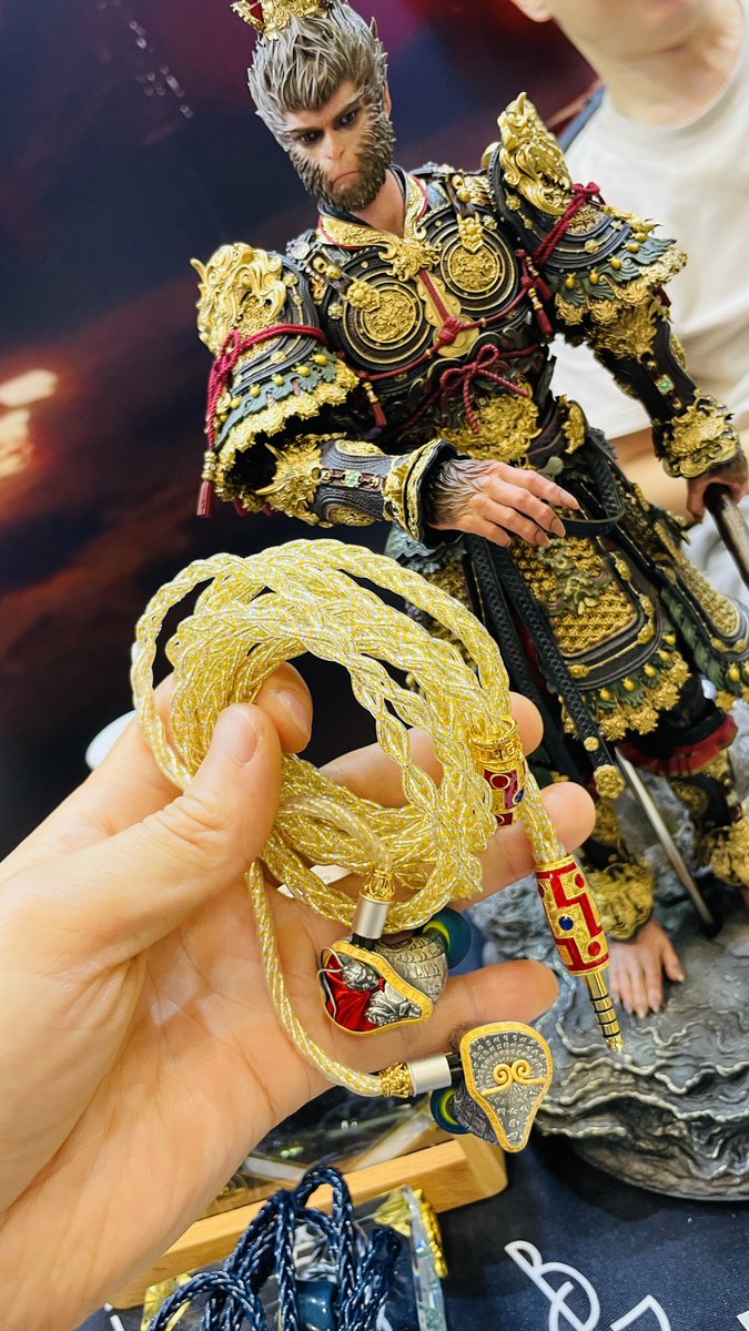 andesaudio_'s tweet photo. Same "Wukong", different philosophies.
TANGZU The King Wukong vs BGVP 齐天大圣.
Two flagship IEMs — only one crown.
Who’s the real king?
#Headphones #Earphones #IEM #Audiophile https://t.co/jAIXAafPOG