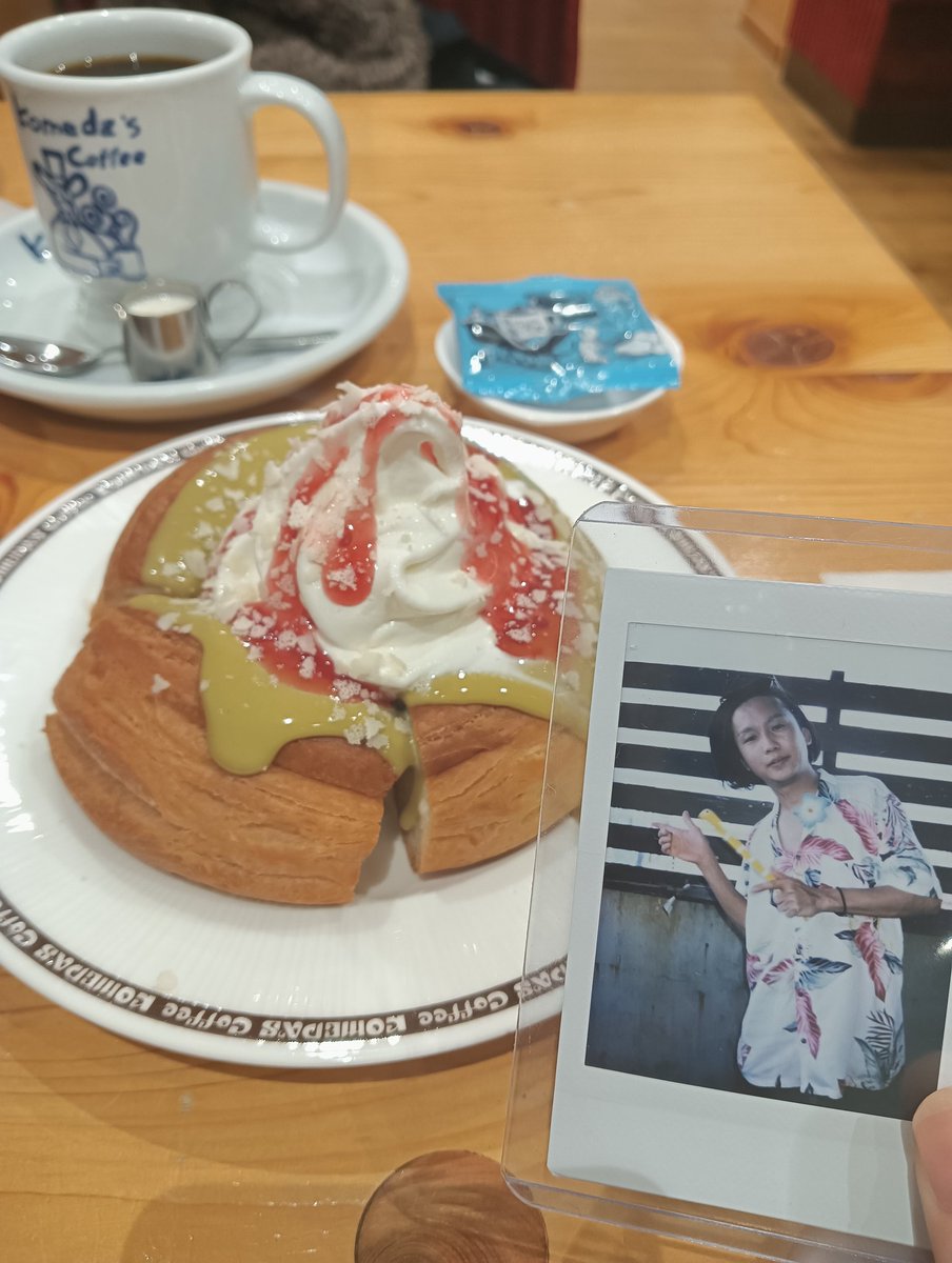 こちらはバースデーケーキみたくなった新作ｼﾛﾉ様(めちゃくちゃ