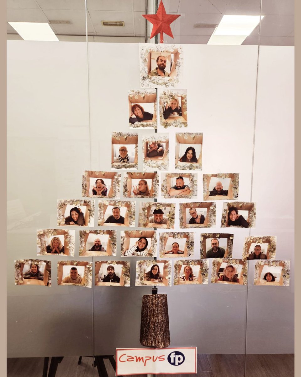 🎄Desde CampusFP Atocha han preparado este bonito árbol navideño, con todas las personas que hacen que el día a día sea posible en el centro. ¡Felices fiestas a tod@s!

#Navidad #CampusFP #Atocha