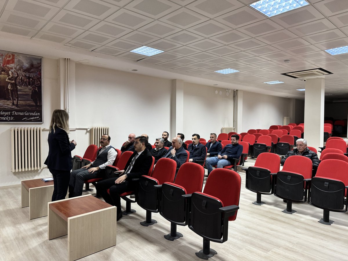 İlçemizde görev yapan okul müdürlerimize yönelik “İdari Soruşturma Teknikleri Eğitimi”nin  gerçekleştiriliyor.

Eğitimde; idari soruşturma süreçleri ve uygulamada dikkat edilmesi gereken hususlar ele alınacak. 

Eğitimin, okul yöneticilerimizin mesleki yeterliliklerine katkı