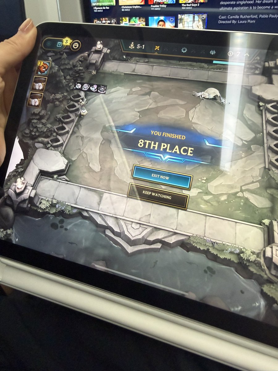 emilyywng's tweet image. Saw mortdog on my flight and immediately went 8