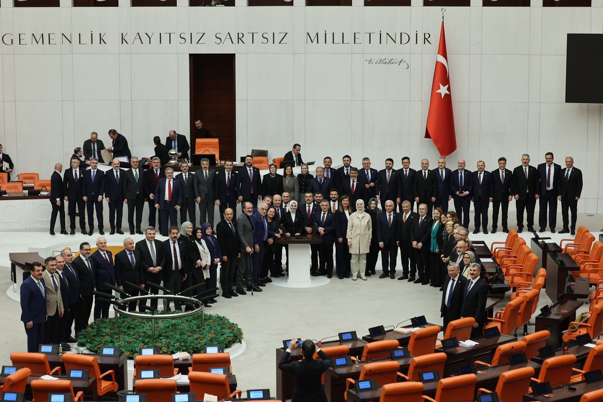 Aile ve Sosyal Hizmetler Bakanlığımız, Milli Eğitim Bakanlığımız ile bağlı kuruluşların bütçeleri TBMM Genel Kurulu’nda kabul edildi. 

Kabul edilen bütçelerin hayırlı olmasını diliyorum.

<a href="/tcailesosyal/">T.C. Aile ve Sosyal Hizmetler Bakanlığı</a> 
<a href="/tcmeb/">Millî Eğitim Bakanlığı</a>