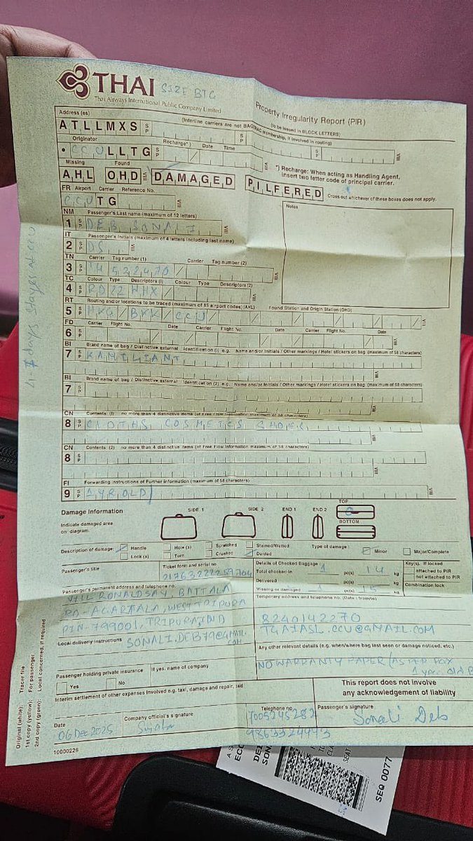 manideep_c's tweet photo. @ThaiAirways On Dec 6, Flew HKG–Kolkata. Filed PIR at @aaikolairport for #damagedluggage received. Despite emails &amp; calls, no #compensation. Demand #urgent action on this. Ref. Imageries attached. @RamMNK @MoCA_GoI plz intervene and expedite this. @narendramodi #PoorService 😡 https://t.co/ZuXVnmvWyB