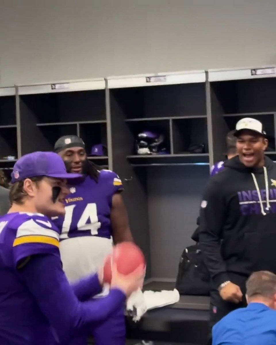 Give it up for the guys 💜