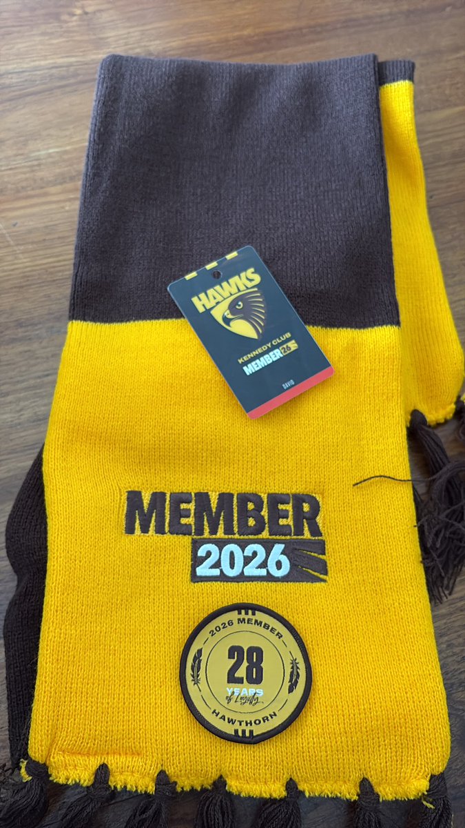 davel6830's tweet photo. @HawthornFC just in time for Christmas. 🎅 #AlwaysHawthorn https://t.co/rQkwmH8KRc