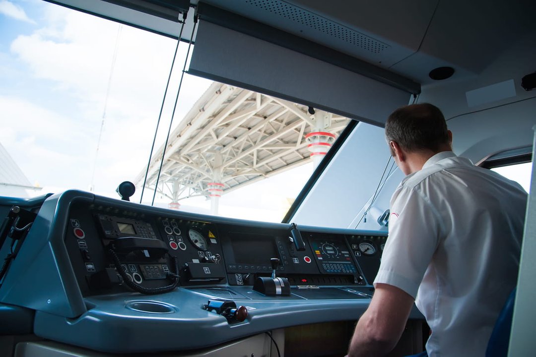"Conducteur de train à la SNCF depuis 25 ans, voici combien je gagne chaque mois" journaldunet.com/management/sal…
