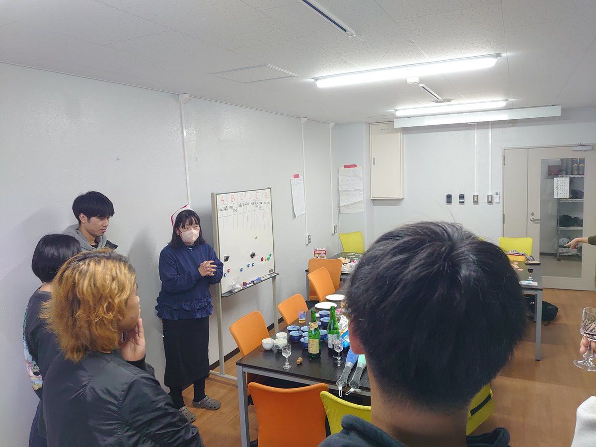 PPFD1500's tweet photo. 複数のラボでプチ忘年会クリスマス会 https://t.co/nwvPo5dSU5