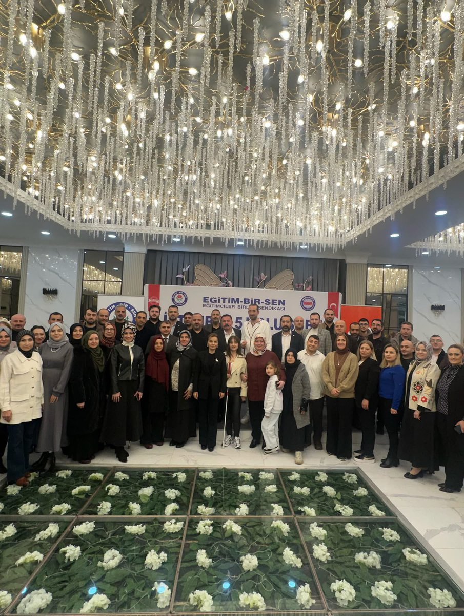 İstanbul EBS 5 No’lu Şube Başkanımız Yusuf Sabaz’ın organizasyonu ve Engelli Komisyonu İstanbul İl Temsilcimiz Ömer Coşkun’un destekleriyle, engelli kamu görevlilerinin çalışma hayatında karşılaştığı sorunları ve hak mücadelelerini ele aldığımız kapsamlı bir değerlendirme