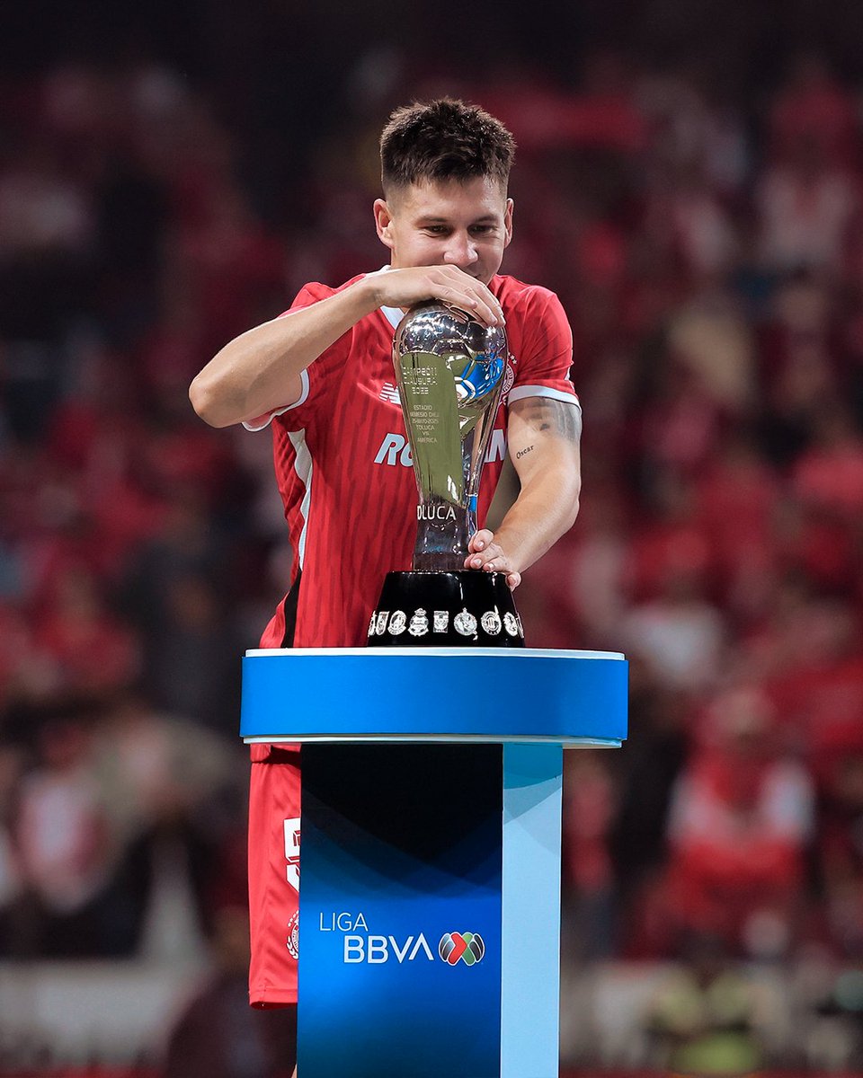 Cheetinho's tweet image. Vigón es la perra de mi Romero Zapatitos de Charol JAJAJAJJAJAJAJAJJAA 🤣🤣🤣