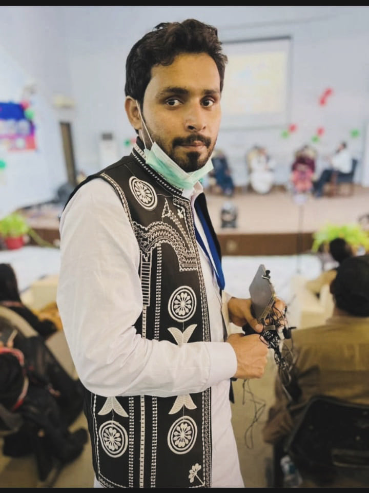 SaveChangaiz's tweet photo. Day 147 of waiting for Changaiz Sahir Baloch.
Justice frozen. Family is in pain. Friends carrying absence.
He deserves life, not silence.
We won’t stop until he’s home.
#ReleaseChangaizSahirBaloch #EndEnforcedDisappearances https://t.co/pY1uVaoXMv