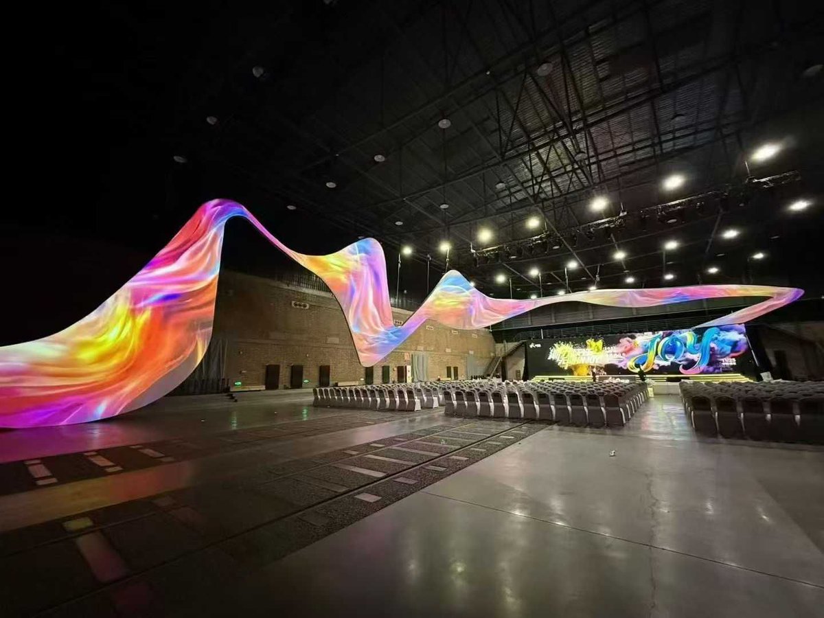 lrun17501's tweet image. What you see is what you get ✔️ , from the virtual simulation of Hecoos Studio to the perfect on-site projection mapping of Hecoos Server, we have brought precision to each pixel.
#hecoos #hecoosStudio  #ProjectionMapping #MediaServer #Simulation #Visualization #NodeulArtIsland