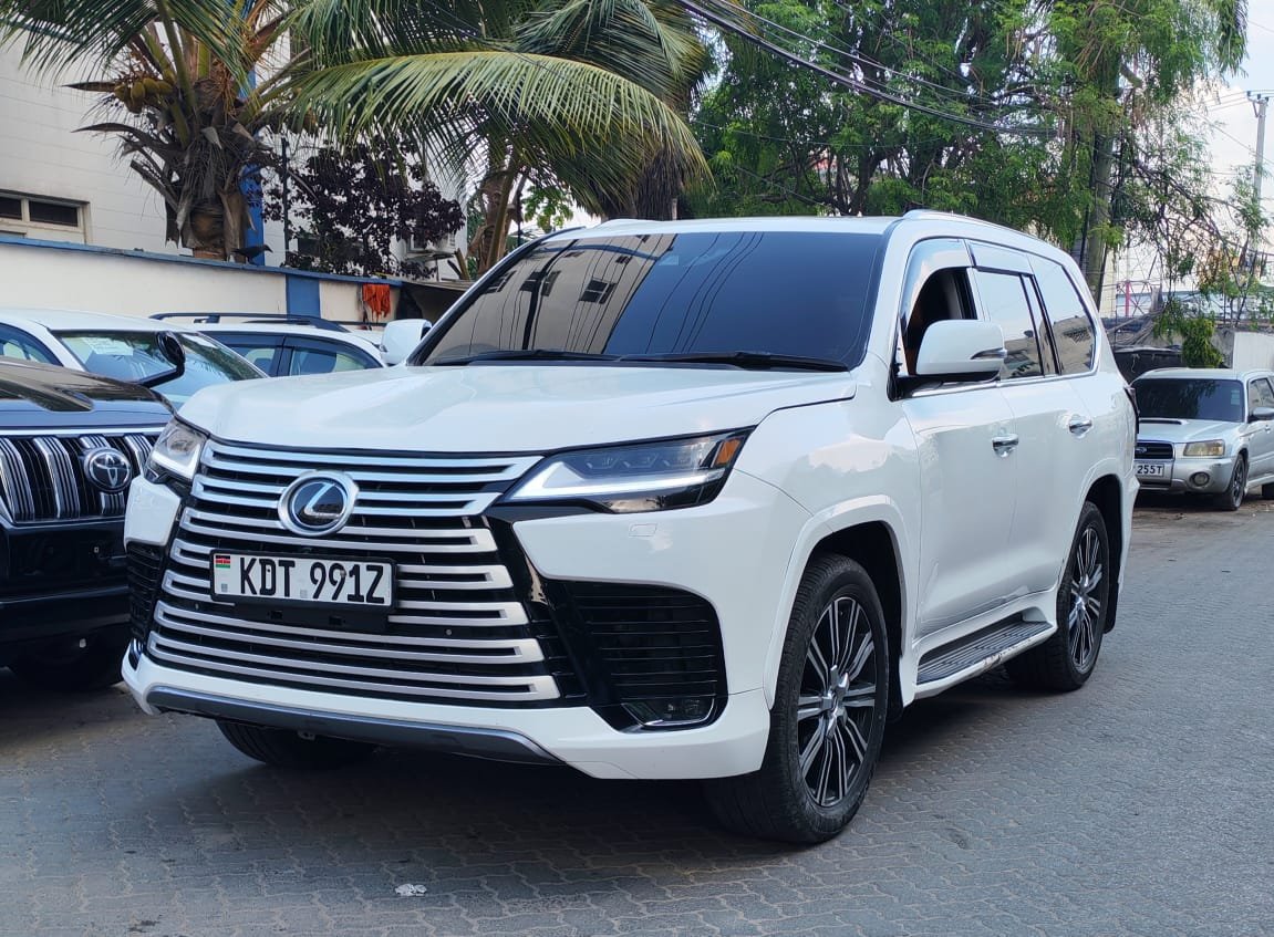 Lexus LX570
Year 2017
5700cc 3UR-FE V8 Petrol ⛽ 
8 speed automatic (AE80F)
383 hp ||  540Nm
Mileage 40,000kms
Chassis:: URJ201-4256714

Price 9,500,000ksh
📍 Mombasa 
☎️📥 +254 729 233495