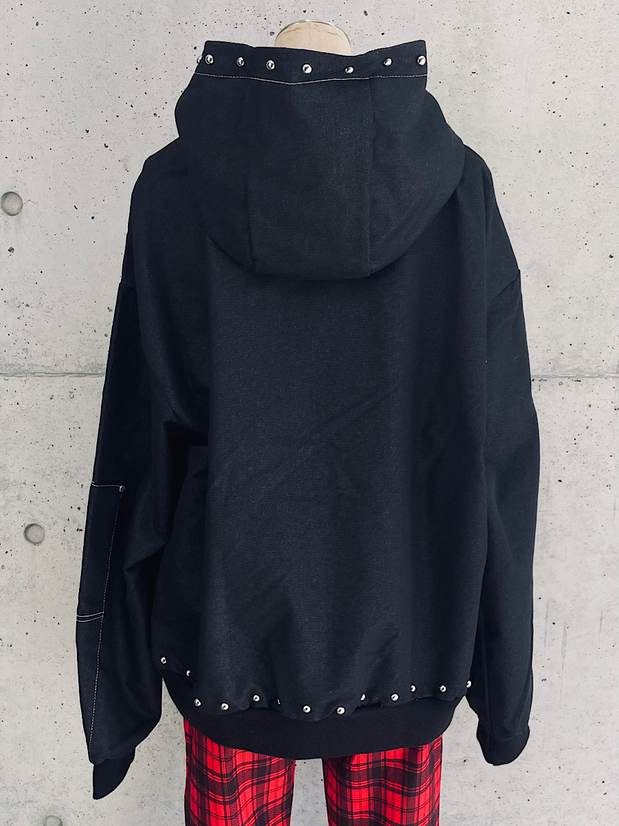 hellcatpunks's tweet image. ♠︎NEW ITEM♠︎
メンズライン「HUNDREDCLUB」のデニムフーディー
ライトアウターとしてラフに着こなせる1枚
インナーをチラ見せできるWジップもポイント♫
ビッグシルエットのアイテムとして女性にもおすすめです

★デニムスタッズフーディー
hellcatpunks.com/i/HRC-PK0001