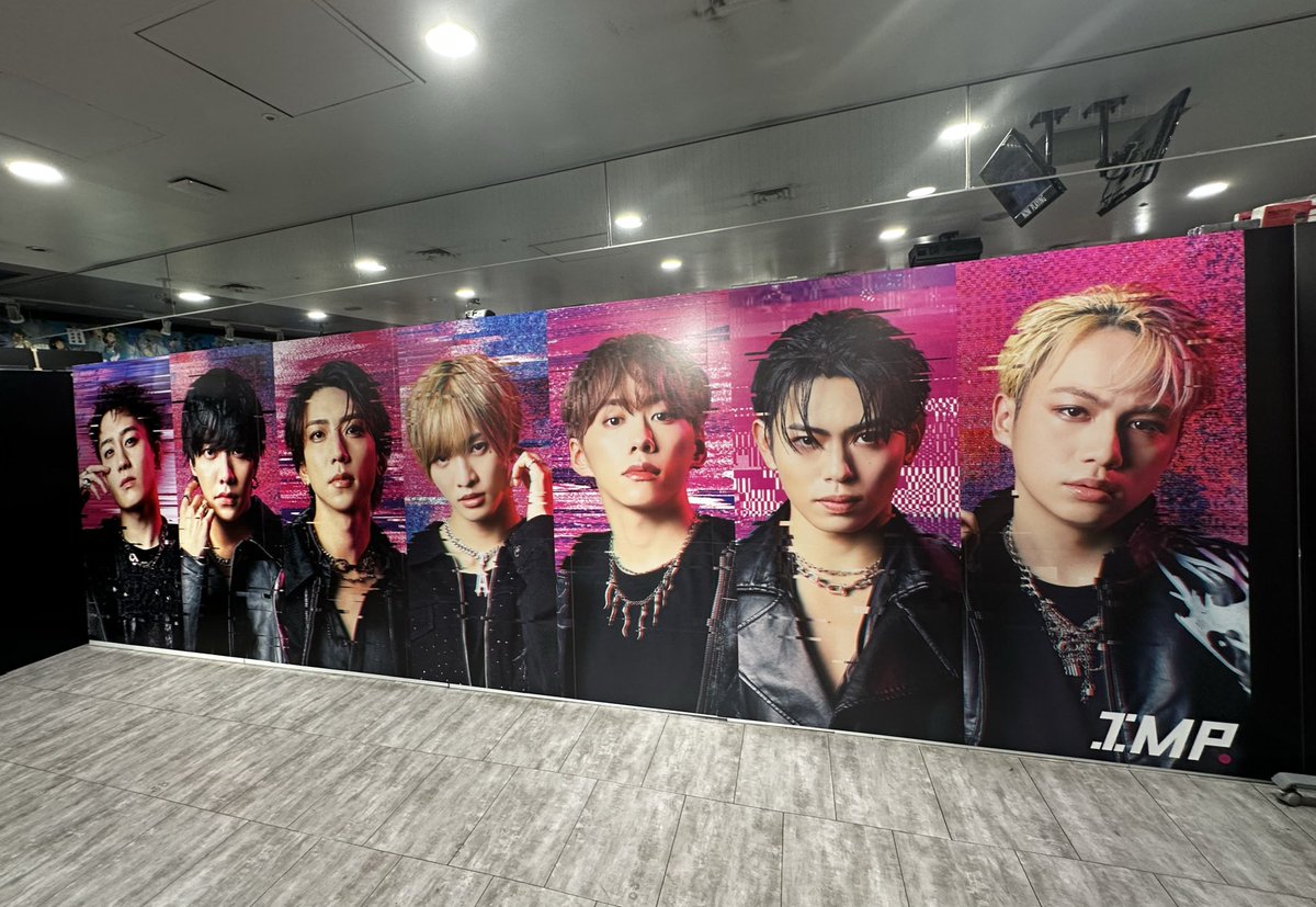IMP_GMASB's tweet photo. 念願の店頭発売✨️
本当におめでとうございます💜ྀི㊗️

#MAGenter_IMP
#染め散らかせ #IMP. https://t.co/Tj2L3ywhjl