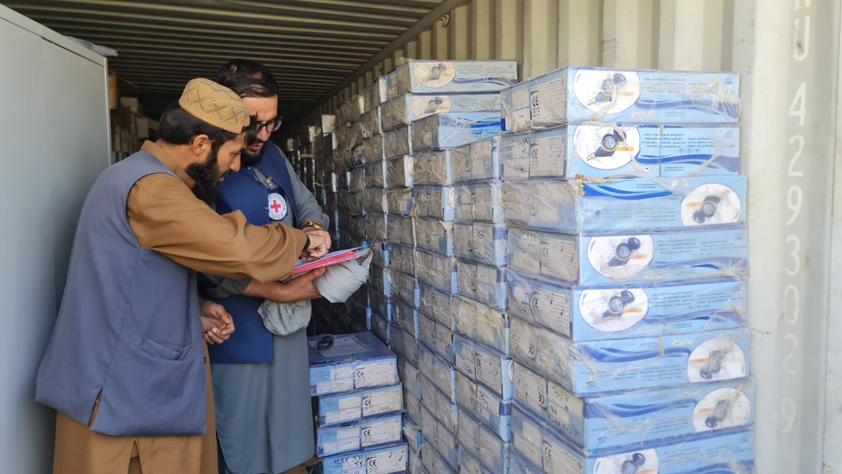 ICRC_af's tweet photo. 🚰 Connecting communities to water.

Our teams recently assisted the water supply company in Kandahar city with  3⃣,0⃣0⃣0⃣  water meters. 

This support will improve access to water, reduce losses  &amp; benefit over 30,000 residents with safe, reliable &amp; sustainable water services. https://t.co/K96EigMoL1