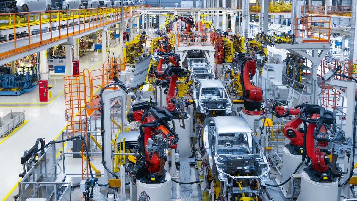 U.S. production activity is softening even as demand shows mixed improvement. Tariffs, inventory shifts &amp; supplier volatility continue to influence manufacturing performance. 

Read more → supplychaindive.com/news/ism-pmi-o… #Manufacturing 

#SupplyChain #ISM #IndustryTrends