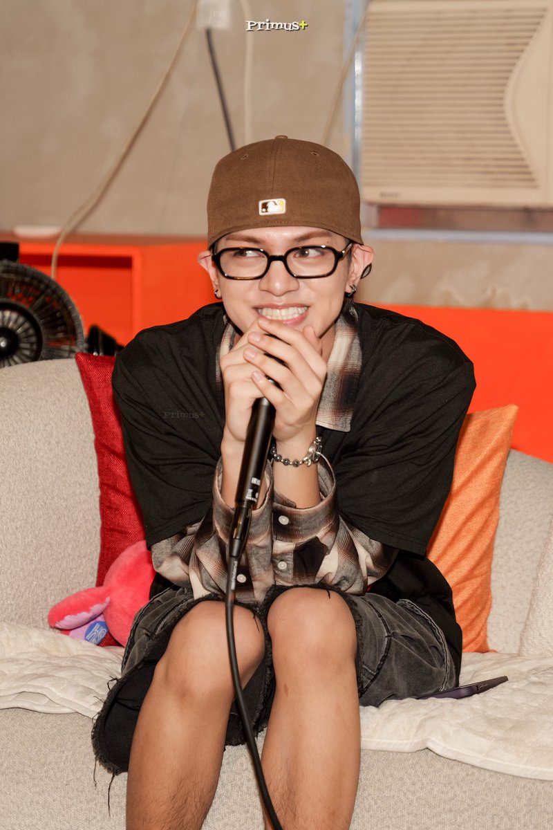 primusplus's tweet image. 251214 📸 NEW:ID L
THE CLOUDSCAPES SESSIONS
📍AKPL LOUNGE &amp;amp; COFFEE

there's simply no way anyone can convince me that he's not the cutest boy to ever exist 😶🩷

#TheCloudscapeSessions
#NewID_L @JoshLabingisa 
#New_ID @official_newID