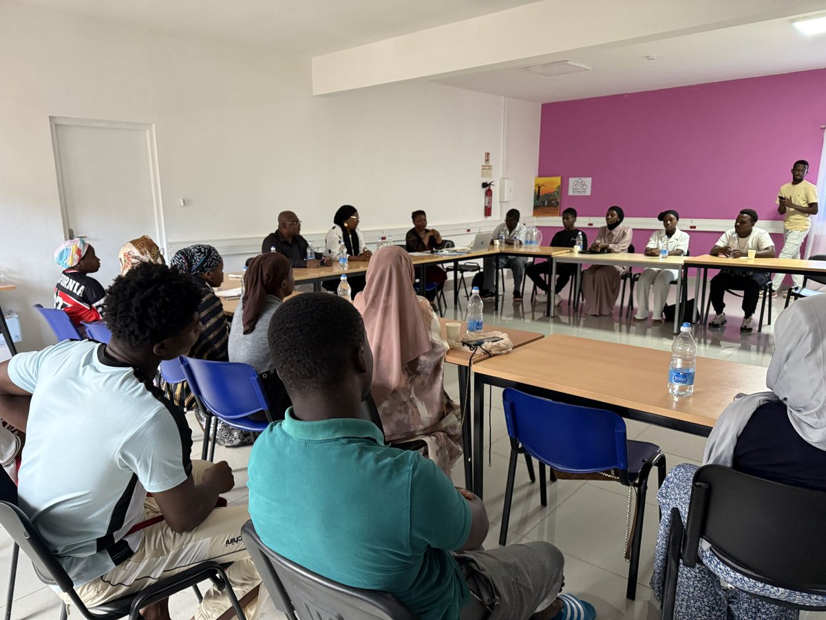 ML_Mayotte's tweet photo. La Mission Locale de Mayotte a réuni les jeunes bénéficiaires du Permis Solidaire. 

Un dispositif clé pour lever les freins à la mobilité, favoriser l’accès à l’emploi et renforcer l’autonomie des jeunes.

Bravo à tous pour votre engagement !

#MissionLocaleMayotte #Permis https://t.co/LY0jnjifEa
