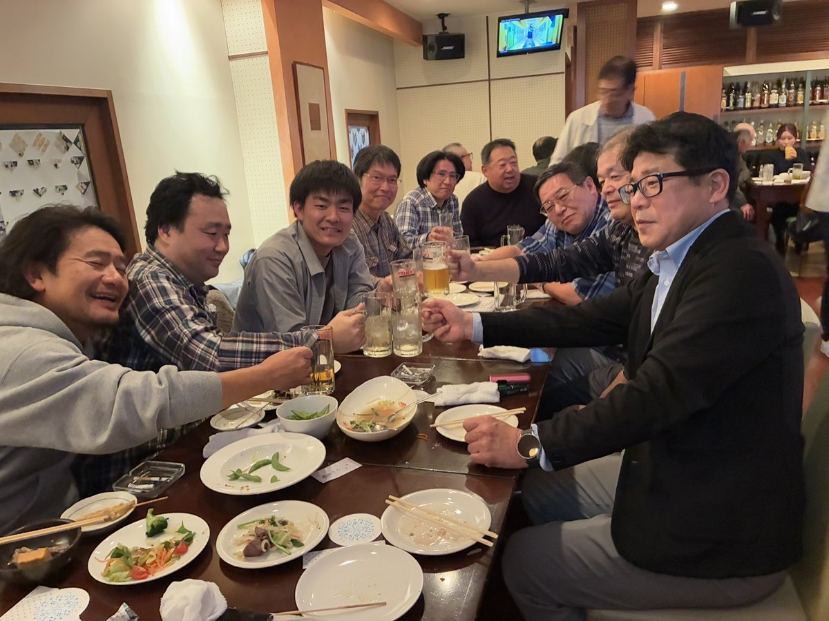 seiko_create's tweet photo. 先週、新入社員歓迎会兼忘年会を行いました！
普段あまり会うことのない派遣に出ている社員とも交流ができました👏
#セイコークリエイト 
#企業公式つぶやき部 
#新入社員歓迎会　
#企業忘年会 https://t.co/QJvr6DKv01