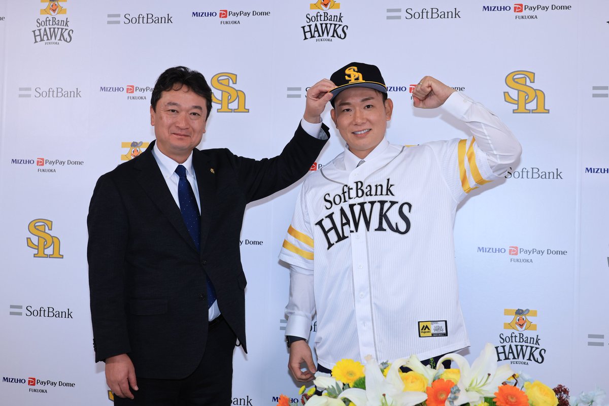 ようこそホークスへ！ #中村稔弥 投手の入団会見が行われました。 背