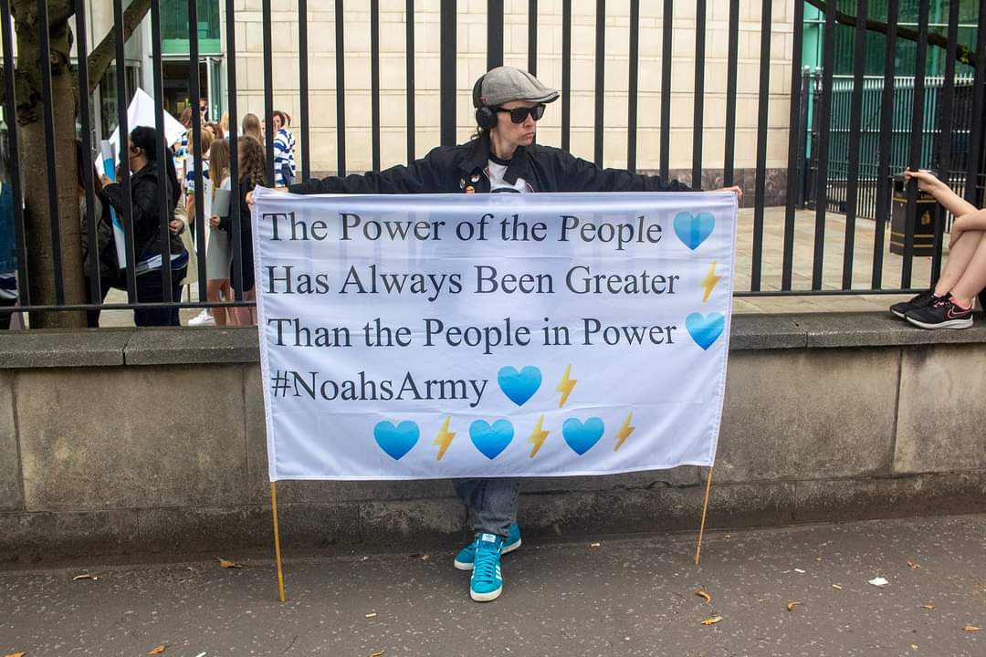 ChrisyMc4's tweet photo. #NoahDonohoe was 14 years old
A child from #Belfast #Ireland
Fiona's child
They said #Noah stripped himself naked in an area unknown to him folded his clothes & then entered 950m into a stormdrain
We didn't believe it then
We don't believe it now
#RememberMyNoah 💙
#Week286 https://t.co/giD3Uxy2LU